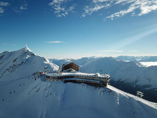 1 Woche Skifahren über den Wolken – Gletscherurlaub auf 3.212 Metern in Schnals Halbpension Aktivurlaub online kaufen