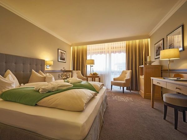 8 Tage im Apollo Thermenhotel in Bad Füssing Frühstück Aktivurlaub online kaufen