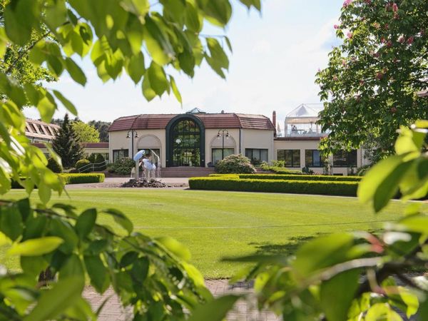 8 Tage mit HP im Golf Resort Semlin am See in Rathenow Halbpension Golfurlaub online kaufen 8 Tage mit HP im Golf Resort Semlin am See in Rathenow Halbpension Golfurlaub online kaufen