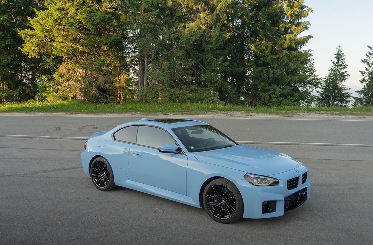 BMW M2 mieten Freilassing (Wochenendmiete) - BMW M2 G87: Adrenalin auf vier Rädern BMW mieten online kaufen