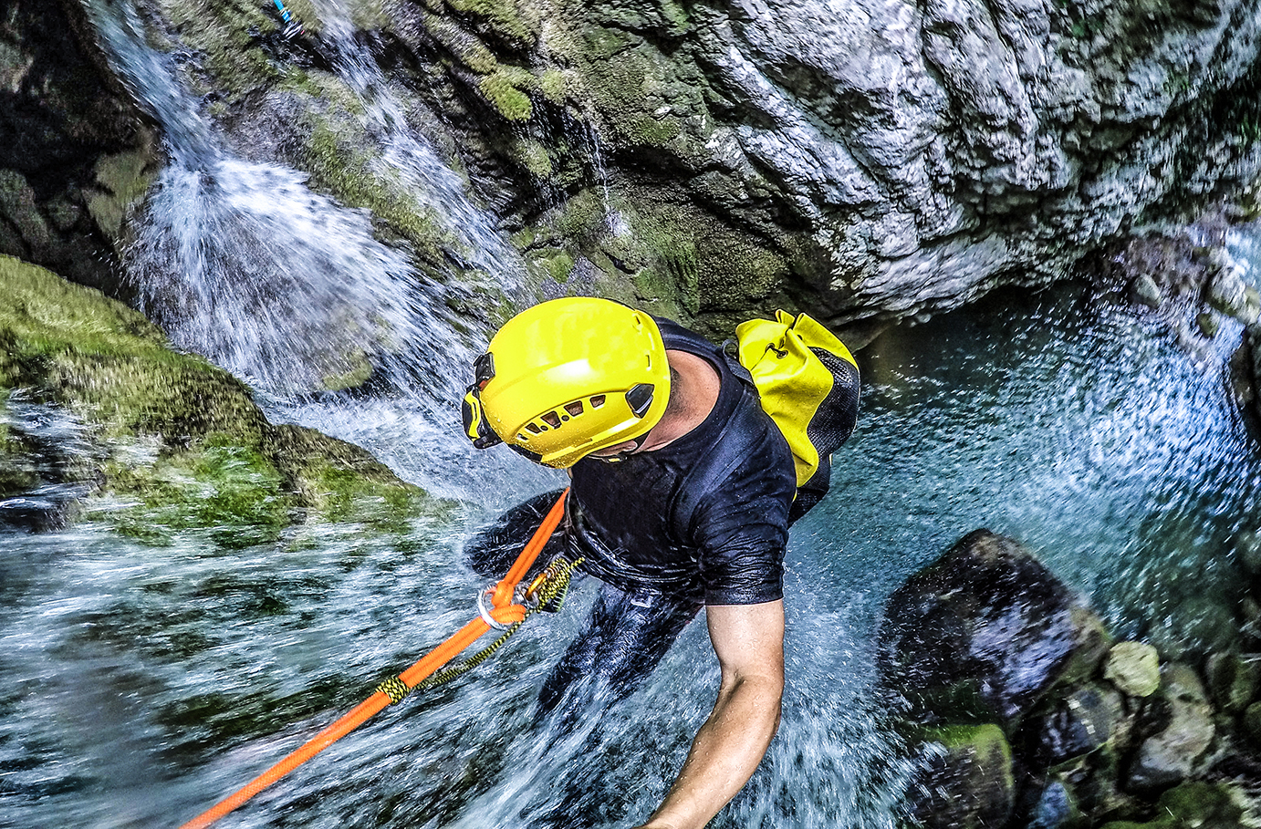 Canyoning Einsteigertour - Nichts für stille Wasser. in Puchberg am Schneeberg,Schneizlreuth,Breitenwang,Lunz am See,Gmunden,Weißenbach,St. Sebastia und weitere Orte! Canyoning online kaufen Canyoning Einsteigertour - Nichts für stille Wasser. in Puchberg am Schneeberg,Schneizlreuth,Breitenwang,Lunz am See,Gmunden,Weißenbach,St. Sebastia und weitere Orte! Canyoning online kaufen