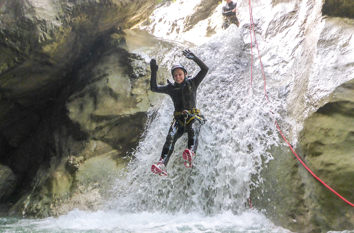 Canyoning Einsteigertour Weyregg in Weyregg am Attersee Canyoning online kaufen Canyoning Einsteigertour Weyregg in Weyregg am Attersee Canyoning online kaufen