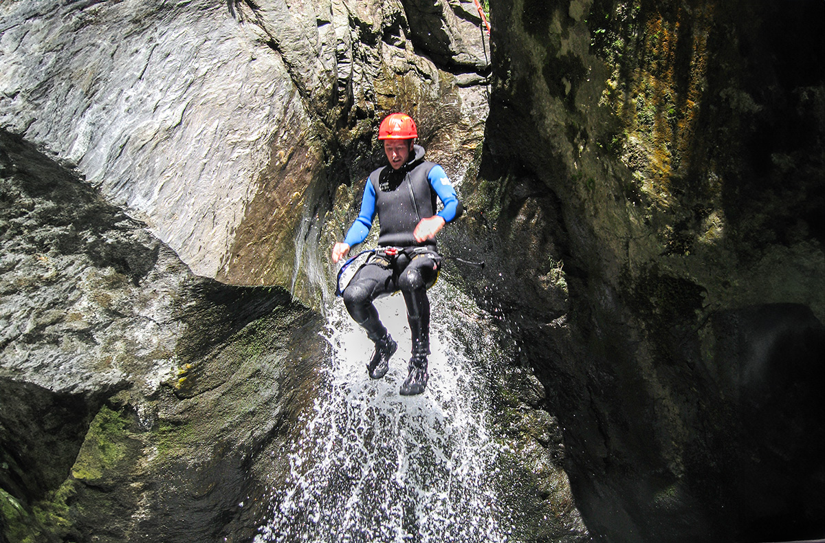 Canyoning für Einsteiger im Ötztal - Rocke die wilde Schlucht! Canyoning online kaufen
