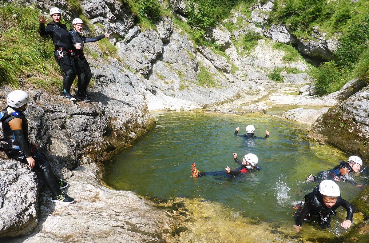 Canyoning Tour für Kinder Weyregg in Weyregg am Attersee Canyoning online kaufen Canyoning Tour für Kinder Weyregg in Weyregg am Attersee Canyoning online kaufen