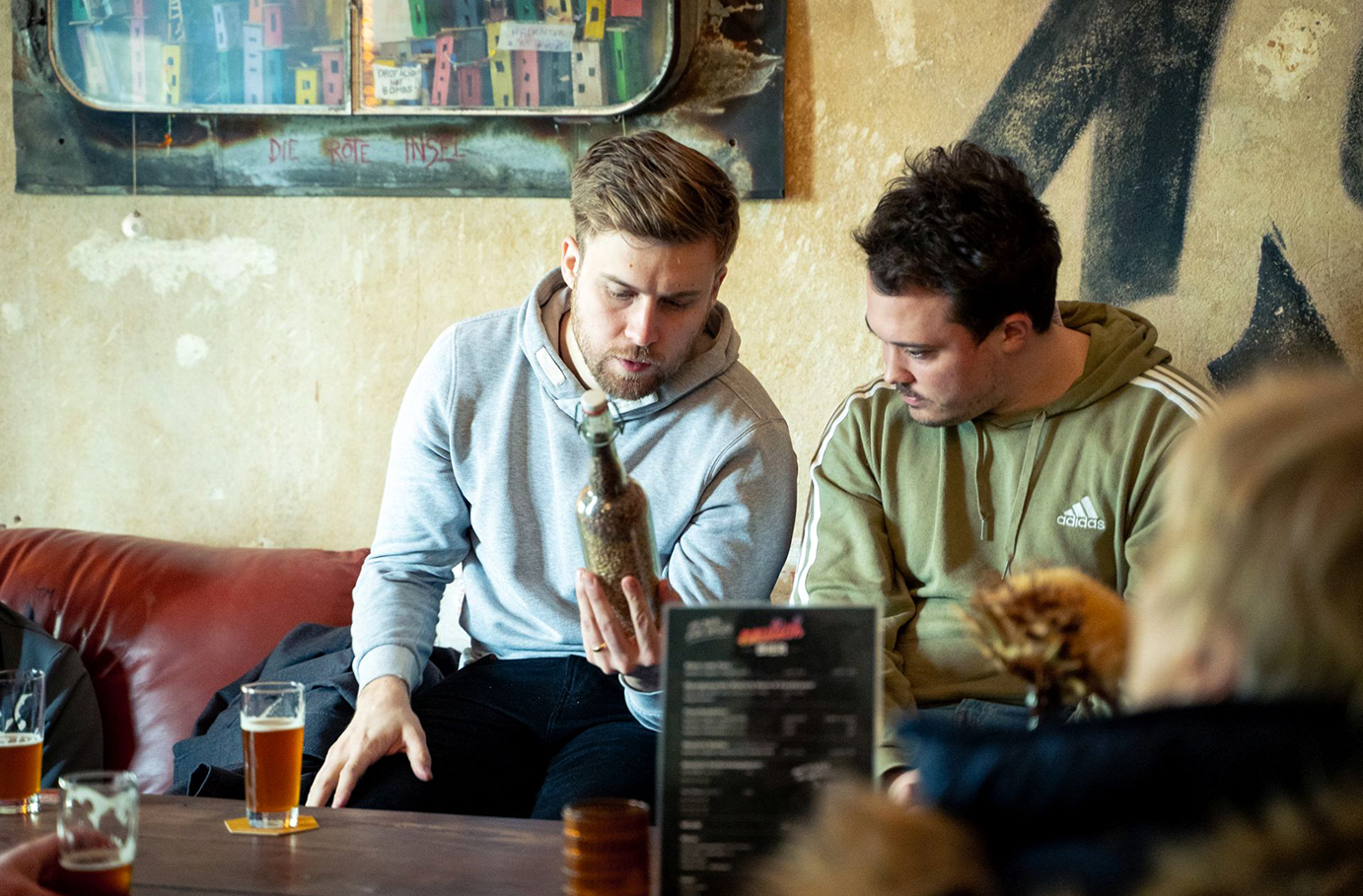 Craftbeer Wanderung und Verkostung in Berlin Abenteuer und Action-Erlebnisse online kaufen Craftbeer Wanderung und Verkostung in Berlin Abenteuer und Action-Erlebnisse online kaufen