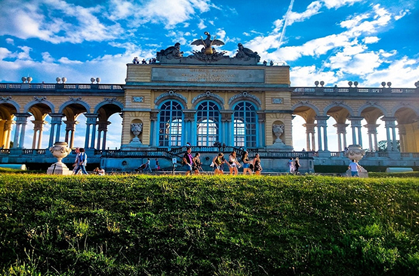 Digitale Stadtführung Wien Schönbrunn (1,5 Std.) (Onlinekurs) Lifestyle und kreative Workshops online kaufen Digitale Stadtführung Wien Schönbrunn (1,5 Std.) (Onlinekurs) Lifestyle und kreative Workshops online kaufen