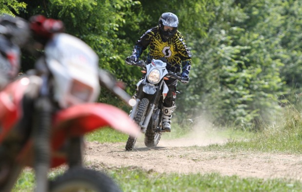 Enduro Fahrtraining für Frauen Hof Fahrspaß & Motorsport online kaufen Enduro Fahrtraining für Frauen Hof Fahrspaß & Motorsport online kaufen