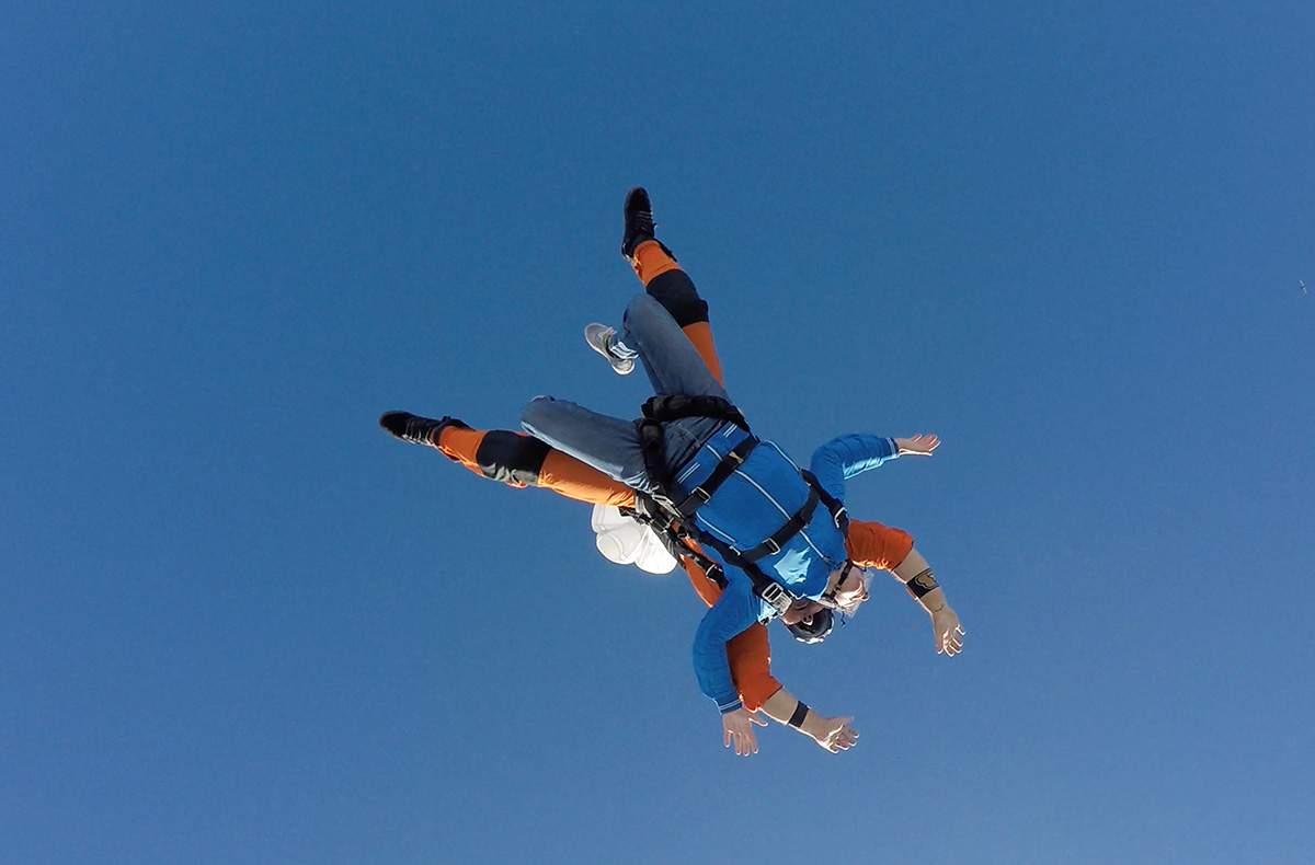 Fallschirm-Tandemsprung Nikolsdorf - Jetzt erleben! Abenteuer und Action-Erlebnisse online kaufen Fallschirm-Tandemsprung Nikolsdorf - Jetzt erleben! Abenteuer und Action-Erlebnisse online kaufen