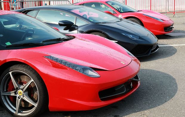 Ferrari F458 fahren bei Turin in Lombardore Fahrspaß & Motorsport online kaufen Ferrari F458 fahren bei Turin in Lombardore Fahrspaß & Motorsport online kaufen