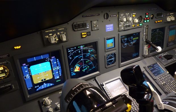 Flugsimulator Boeing 737 Karlsruhe - Jetzt erleben! Abenteuer und Action-Erlebnisse online kaufen Flugsimulator Boeing 737 Karlsruhe - Jetzt erleben! Abenteuer und Action-Erlebnisse online kaufen