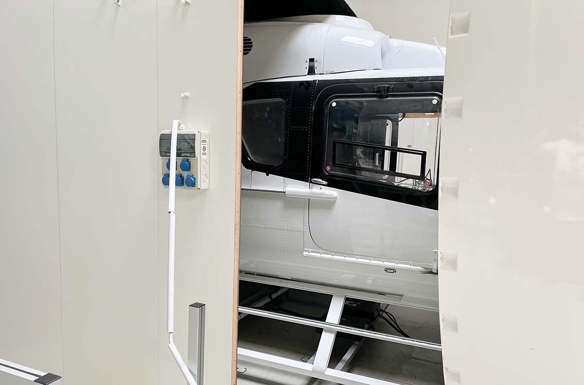 Flugsimulator Hamburg (H135 - 60 Min.) - Hebe ab: Dein Helikopter-Abenteuer in Hamburg! Abenteuer und Action-Erlebnisse online kaufen