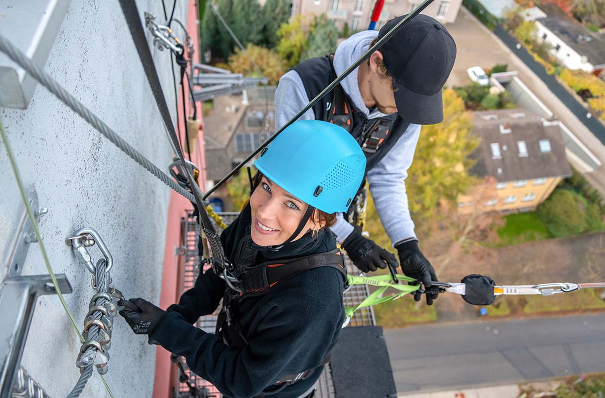 Freefall Brühl - Flieg, Fall, Faszination: Brühls Freefall-Abenteuer erleben! Abenteuer und Action-Erlebnisse online kaufen Freefall Brühl - Flieg, Fall, Faszination: Brühls Freefall-Abenteuer erleben! Abenteuer und Action-Erlebnisse online kaufen