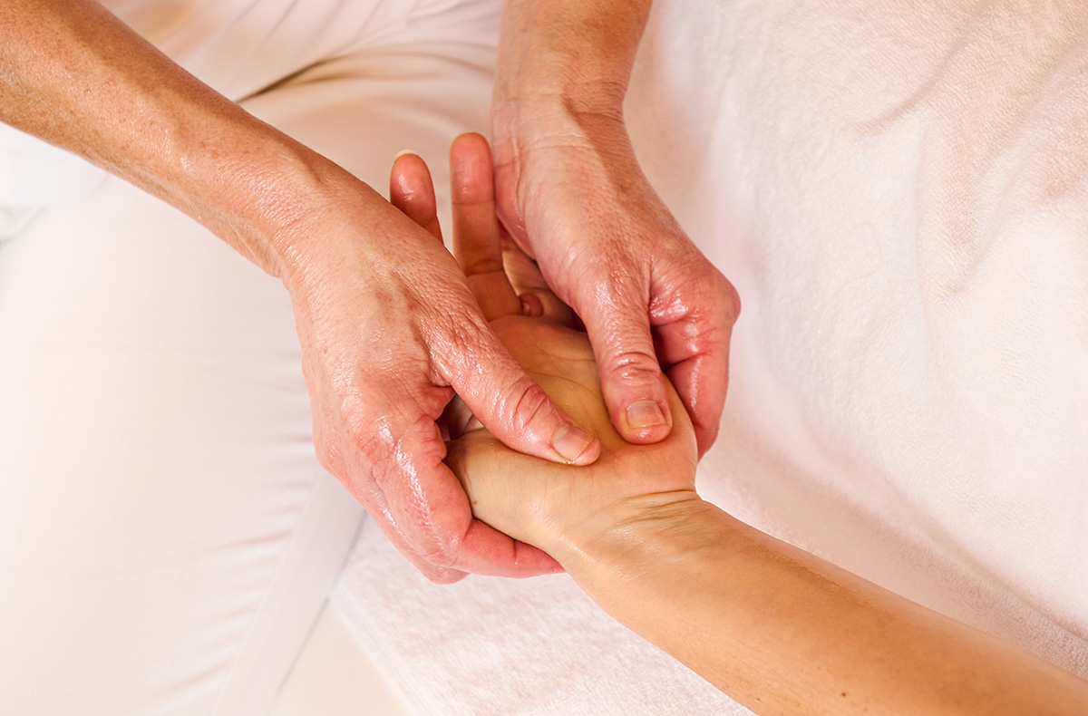 Ganzkörpermassage Wien (60 Min.) Beauty & Wellness online kaufen Ganzkörpermassage Wien (60 Min.) Beauty & Wellness online kaufen