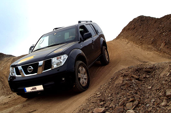 Geländewagen 4x4 Offroad-Coaching am Nürburgring für bis zu 2 Personen in Müllenbach Fahrspaß & Motorsport online kaufen