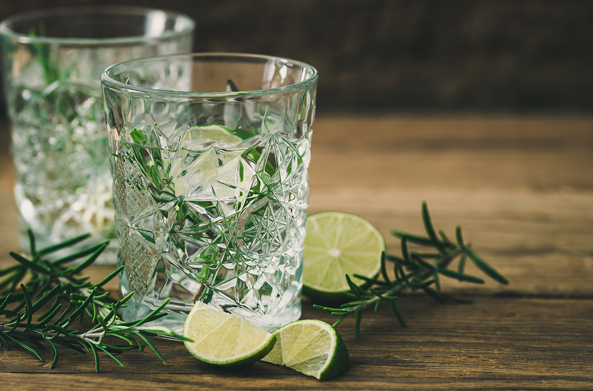 Gin Seminar Frankfurt am Main (für Einsteiger) - Jetzt erleben! Cocktail-Kurse online kaufen Gin Seminar Frankfurt am Main (für Einsteiger) - Jetzt erleben! Cocktail-Kurse online kaufen