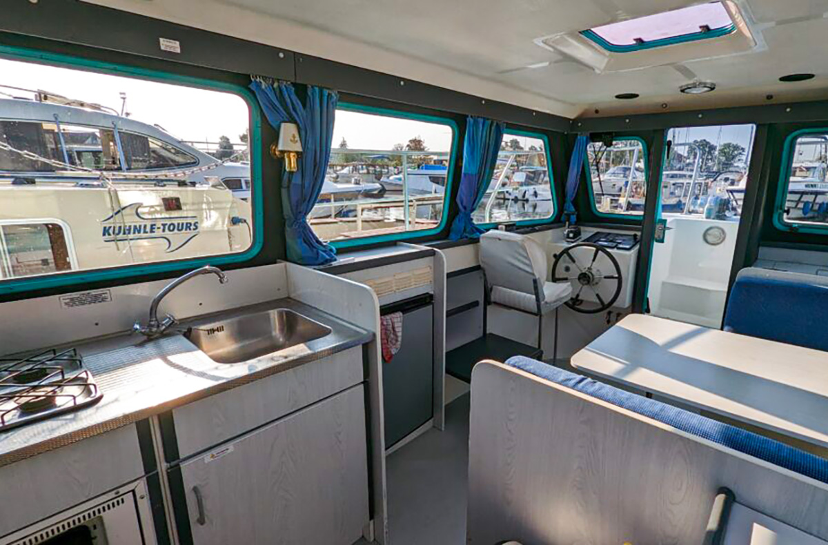 Hausboot-Übernachtung Rechlin für 5 (4 Nächte) - Gleite über die Müritz im Hausboot! in Rechlin (Müritz) Abenteuer und Action-Erlebnisse online kaufen Hausboot-Übernachtung Rechlin für 5 (4 Nächte) - Gleite über die Müritz im Hausboot! in Rechlin (Müritz) Abenteuer und Action-Erlebnisse online kaufen