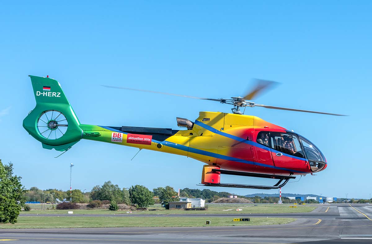 Helikopter Rundflug Berlin Brandenburg - Jetzt erleben! in Strausberg Abenteuer und Action-Erlebnisse online kaufen