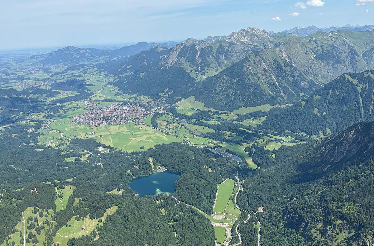 Hubschrauber Rundflug Alpen (1 Std.) in Leutkirch im Allgäu Abenteuer und Action-Erlebnisse online kaufen Hubschrauber Rundflug Alpen (1 Std.) in Leutkirch im Allgäu Abenteuer und Action-Erlebnisse online kaufen