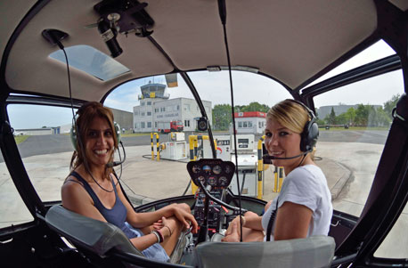 Hubschrauber-Rundflug Dresden & Elbsandsteingebirge - Gehen Sie vor Freude in die Luft! in Kamenz Abenteuer und Action-Erlebnisse online kaufen