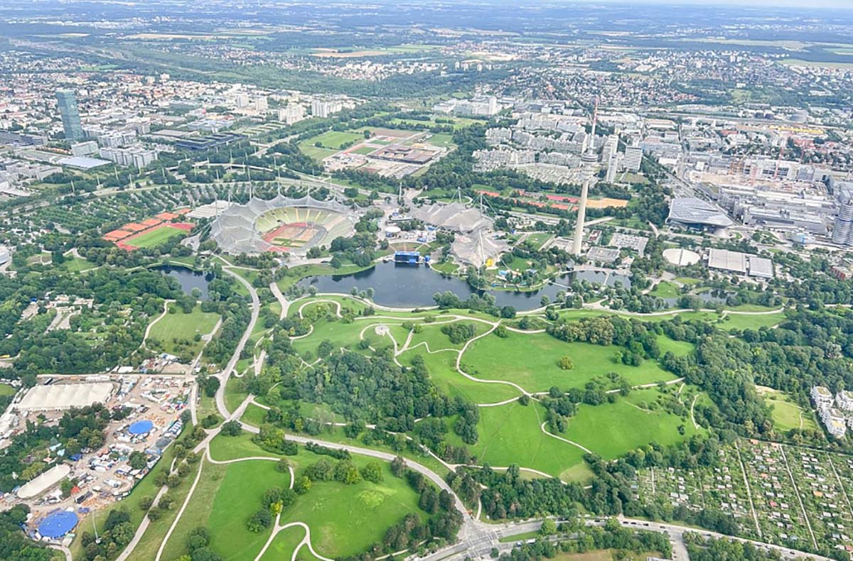 Hubschrauber Rundflug München (45 Min.) in Jesenwang Abenteuer und Action-Erlebnisse online kaufen Hubschrauber Rundflug München (45 Min.) in Jesenwang Abenteuer und Action-Erlebnisse online kaufen