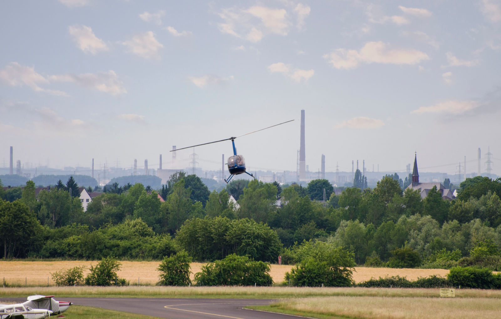 Hubschrauber Rundflug Regensburg (30 Min.) - Jetzt erleben! in Regenstauf Abenteuer und Action-Erlebnisse online kaufen