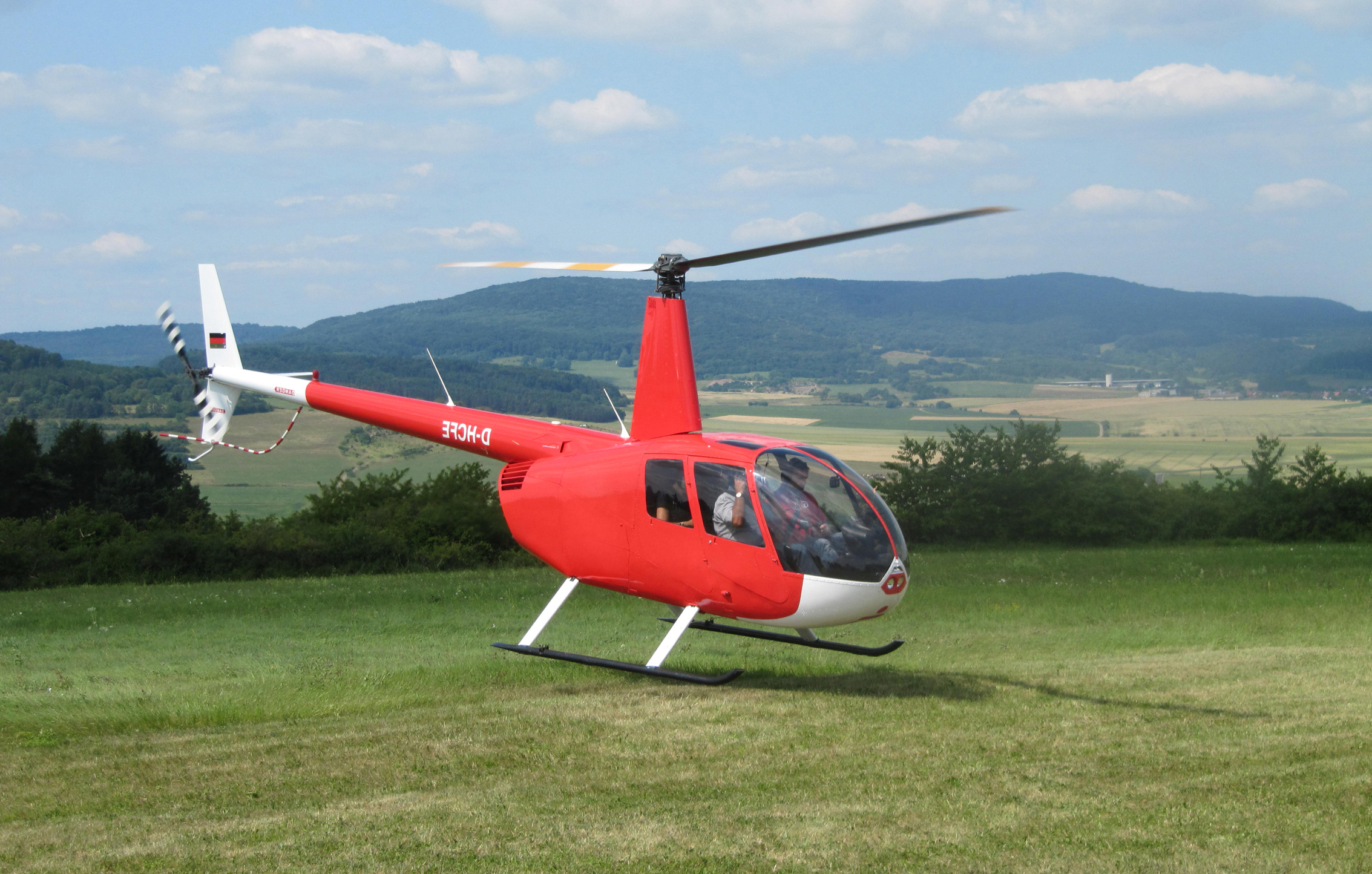 Hubschrauber selber fliegen Calden (30 Min.) Abenteuer und Action-Erlebnisse online kaufen Hubschrauber selber fliegen Calden (30 Min.) Abenteuer und Action-Erlebnisse online kaufen