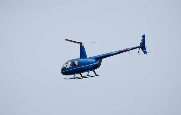Hubschrauber selber fliegen Sankt Augustin (30 Min.) - Hoch hinaus: Werde Pilot über Schweinfurt! Abenteuer und Action-Erlebnisse online kaufen Hubschrauber selber fliegen Sankt Augustin (30 Min.) - Hoch hinaus: Werde Pilot über Schweinfurt! Abenteuer und Action-Erlebnisse online kaufen
