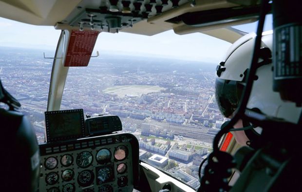 Hubschrauber selber fliegen Speyer (30 Min.) - Jetzt erleben! Abenteuer und Action-Erlebnisse online kaufen