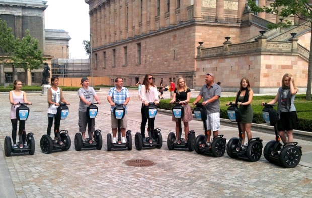 Kleine Segwaytour Berlin Fahrspaß & Motorsport online kaufen