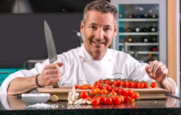 Kochen mit Starkoch Christian Henze Kempten - Erlebe mediterrane Kochkunst mit Christian Henze! in Kempten (Allgäu) Kochkurse online kaufen