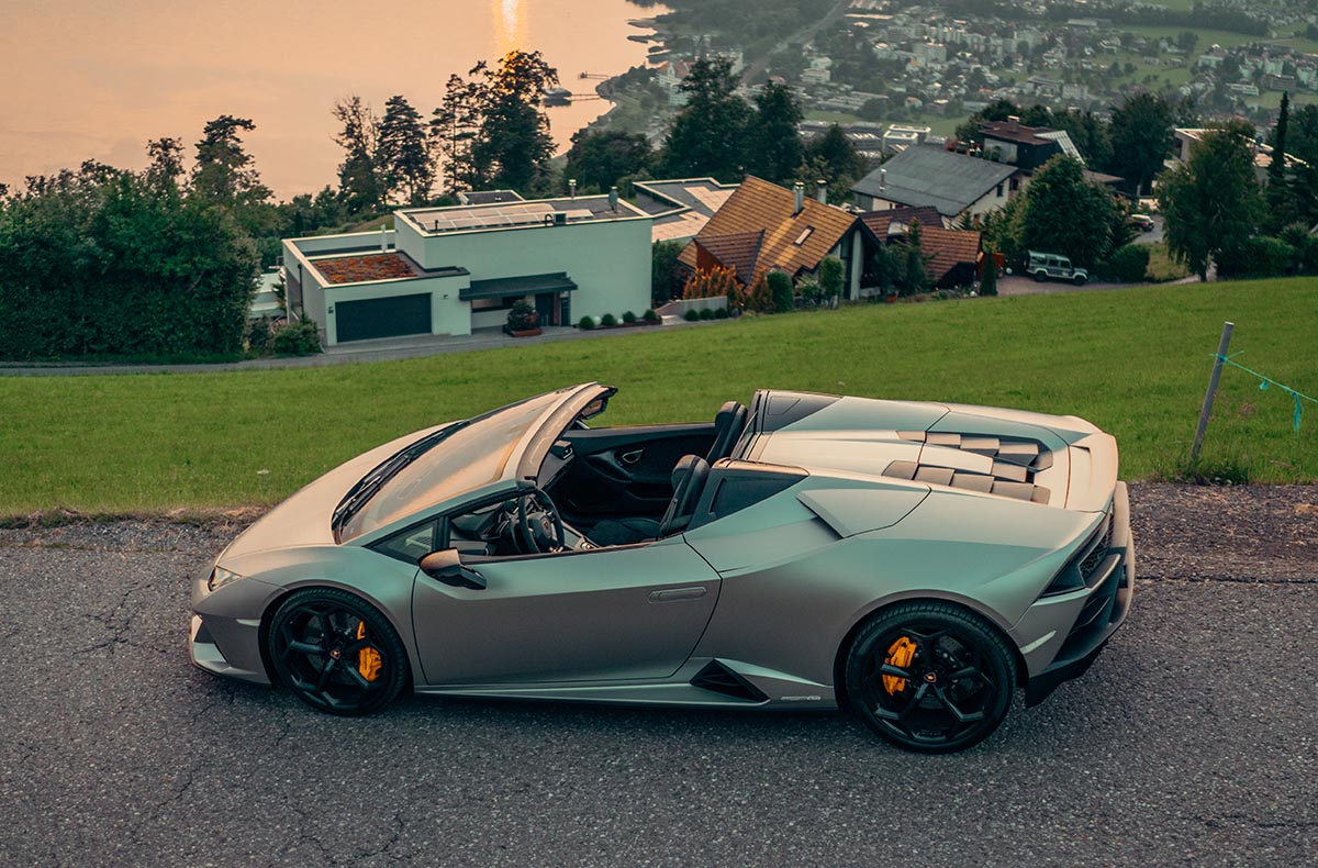 Lamborghini Huracan Evo Spyder fahren Widnau (3 Std.) - Lamborghini Huracan: Dein Adrenalin-Trip beginnt! Fahrspaß & Motorsport online kaufen