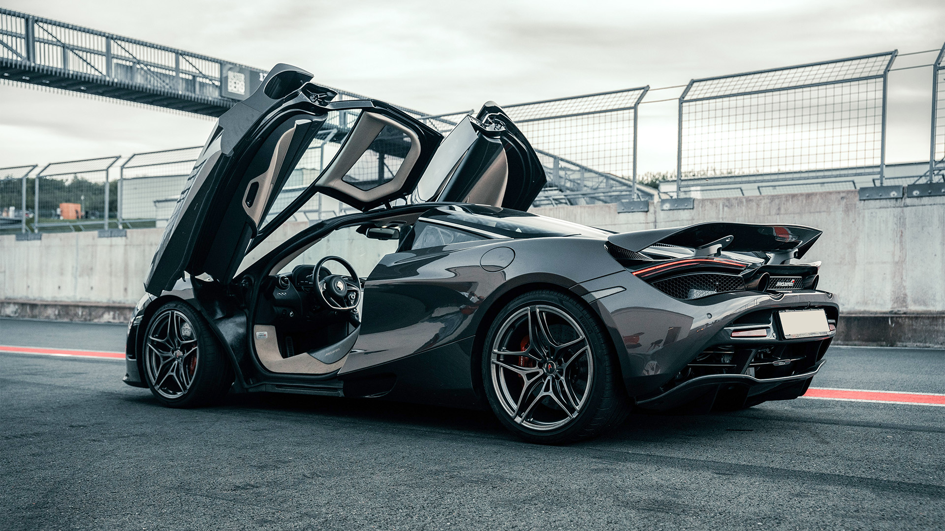 McLaren Rennstreckentraining (6 Rdn.) - McLaren 720S Rennstreckentraining erleben in Schönwald,Templin,Oberlungwitz,Schipkau Klettwitz,Oschersleben ( und weitere Orte! Fahrspaß & Motorsport online kaufen McLaren Rennstreckentraining (6 Rdn.) - McLaren 720S Rennstreckentraining erleben in Schönwald,Templin,Oberlungwitz,Schipkau Klettwitz,Oschersleben ( und weitere Orte! Fahrspaß & Motorsport online kaufen