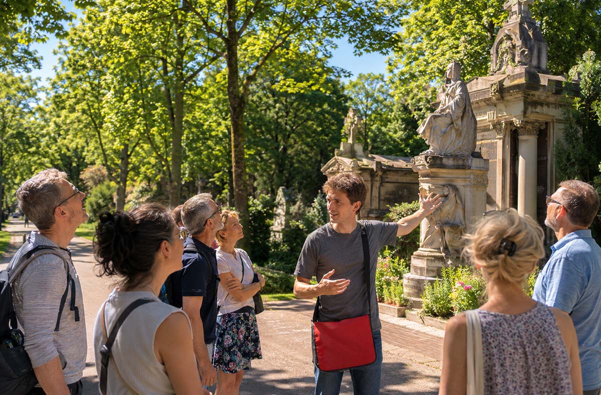 Melaten Friedhof: Führung mit allen Sinnen in Köln Lifestyle und kreative Workshops online kaufen Melaten Friedhof: Führung mit allen Sinnen in Köln Lifestyle und kreative Workshops online kaufen