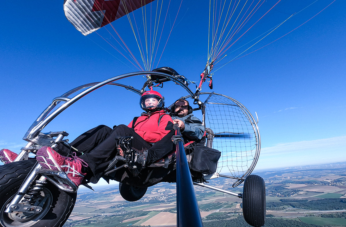 Motorgleitschirm fliegen Gaweinstal - Grenzenlose Freiheit über den Wolken Abenteuer und Action-Erlebnisse online kaufen