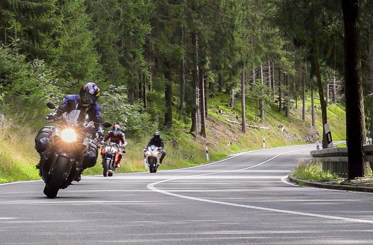Motorradtraining Kurvenfahrt Dümpelfeld Fahrspaß & Motorsport online kaufen Motorradtraining Kurvenfahrt Dümpelfeld Fahrspaß & Motorsport online kaufen