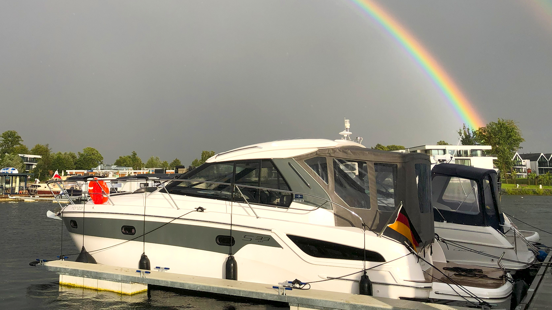 Motoryacht Waren (Fun Cruise - 8 Std.) Abenteuer und Action-Erlebnisse online kaufen