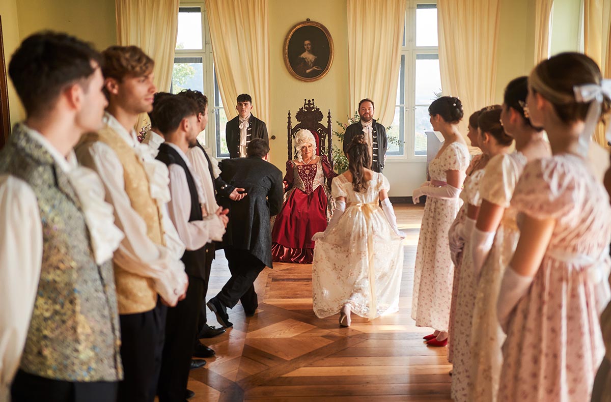 One Day as a Royal - One Day as a Royal – Ein Tag in einer vergangenen Epoche in Bad Hönningen Beauty & Wellness online kaufen