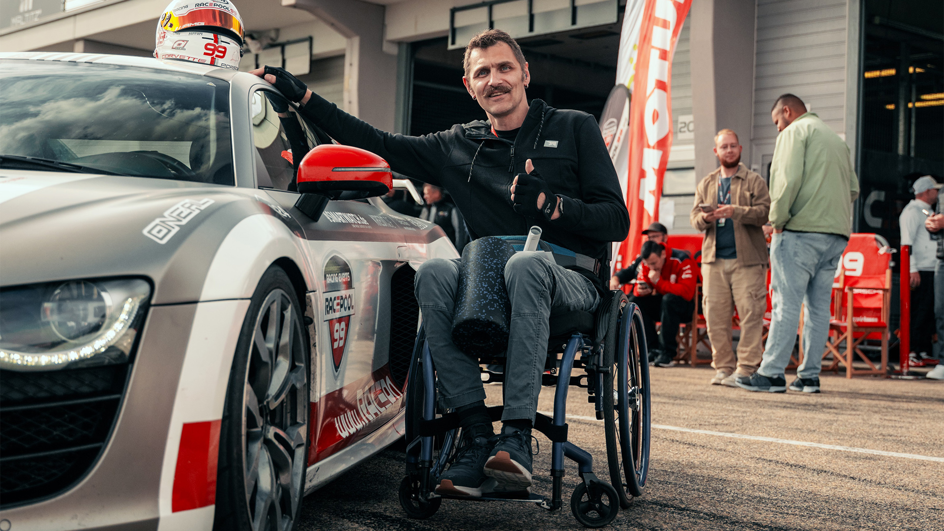 Para Driving (8+2 Runden) - Dein Herz rast Rennstrecke ruft in Schönwald,Templin,Oberlungwitz,Schipkau Klettwitz,Oschersleben (Bode),Bad Driburg Fahrspaß & Motorsport online kaufen