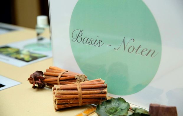 Parfum selber machen Leipzig - Kreiere deinen unverwechselbaren Duftmoment Basteln und Kreativworkshops online kaufen Parfum selber machen Leipzig - Kreiere deinen unverwechselbaren Duftmoment Basteln und Kreativworkshops online kaufen