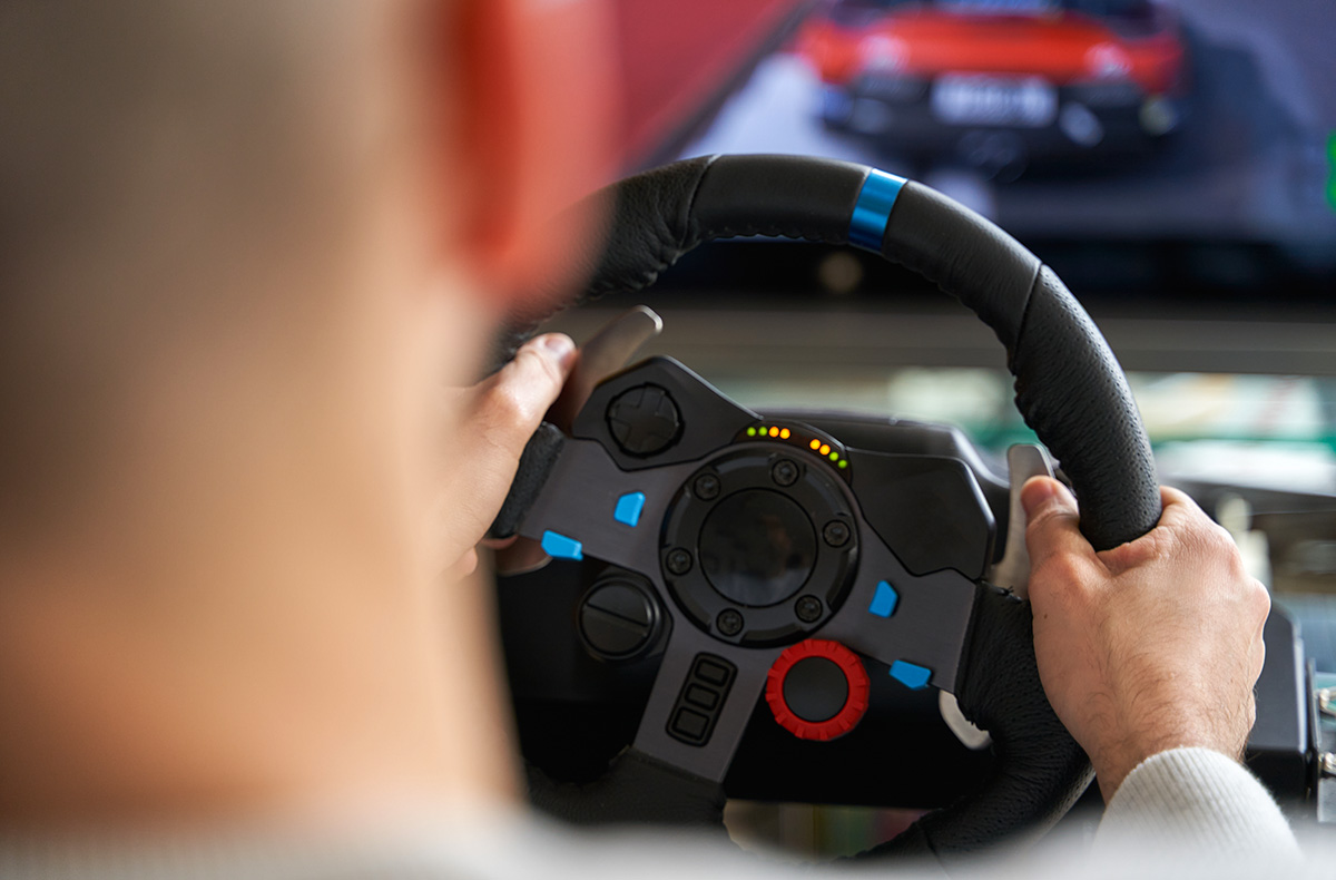 Rennsimulator (2 Std.) - Sim-Racing – Der Adrenalin-Kick vor dem Bildschirm! in Hamburg,Böblingen,Bad Kreuznach Fahrspaß & Motorsport online kaufen