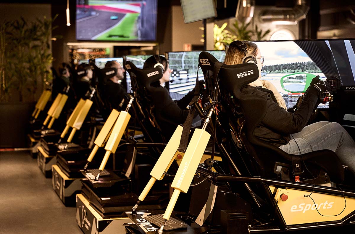 Rennsimulator Nürburg - Erlebe echte Motorpower im Rennsimulator Fahrspaß & Motorsport online kaufen