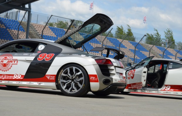 Renntaxi Audi R8 (4 Rdn) Schönwald - Jetzt erleben! Audi mieten online kaufen