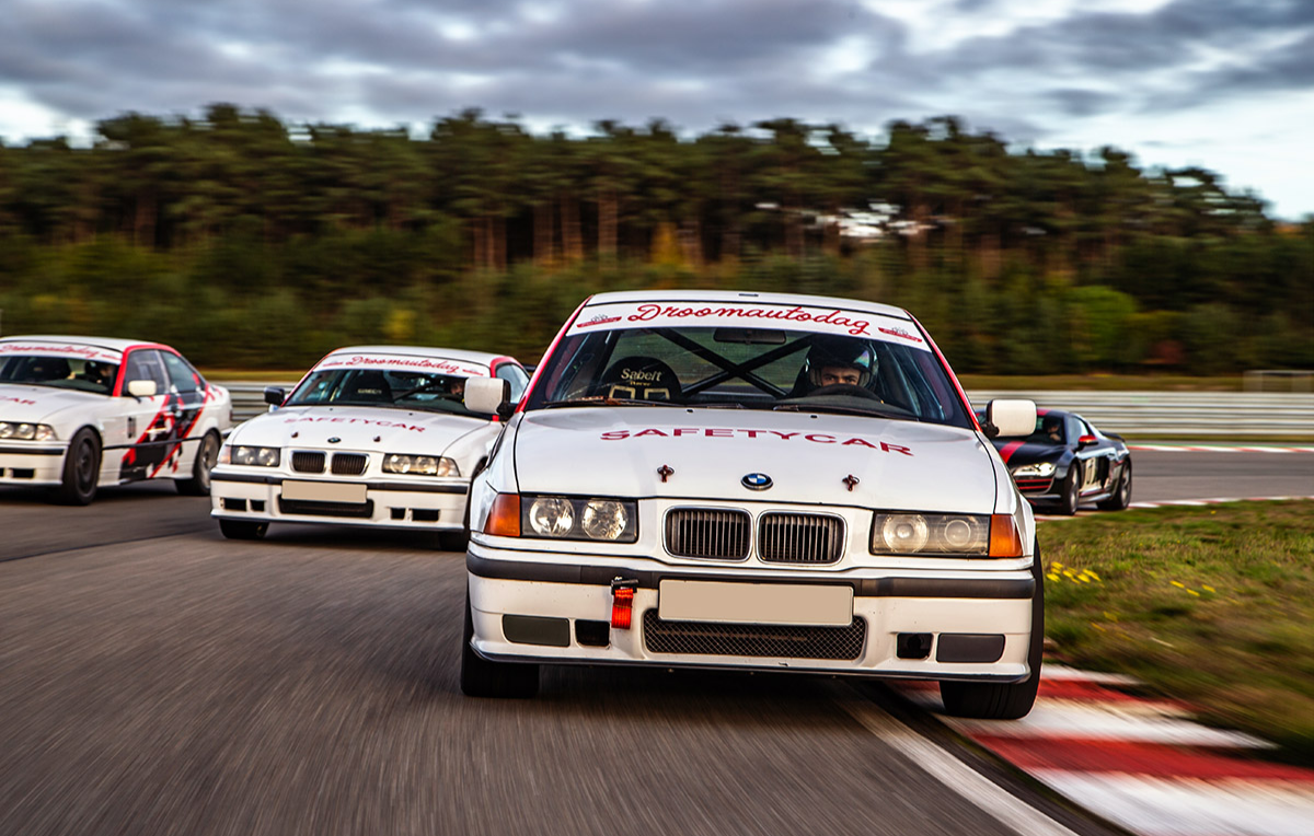 Renntaxi BMW E36 M3 Meppen (3 Rdn.) - Jetzt erleben! BMW mieten online kaufen