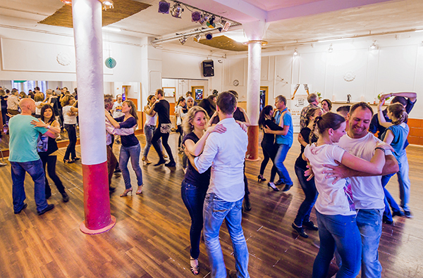 Salsa Schnupperkurs für 2 Berlin (4 Std.) - Schwing das Tanzbein beim Salsa Sportkurse & -ereignisse online kaufen