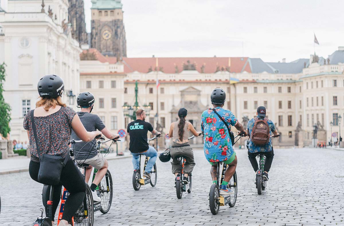 Sightseeing mit dem E-Scooter in Prag Fahrspaß & Motorsport online kaufen