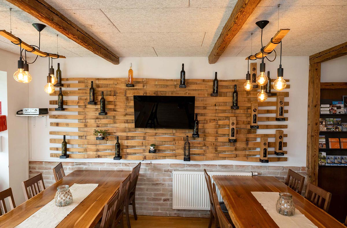 Single Urlaub in der Weinfass Suite (2 Nächte) in Grub an der March Außergewöhnliche Übernachtung online kaufen Single Urlaub in der Weinfass Suite (2 Nächte) in Grub an der March Außergewöhnliche Übernachtung online kaufen