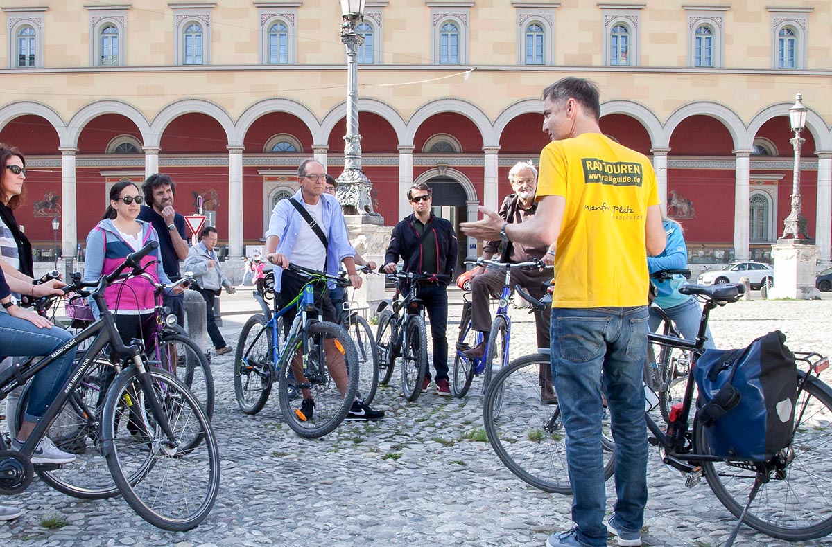 Stadtführung mit Fahrrad für 6 München - München entdecken: Radeln, Staunen, Geschichte erleben! Lifestyle und kreative Workshops online kaufen