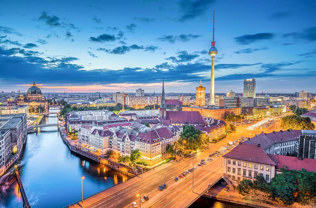 Städtetrip Berlin für 2 mit Führung durch den Reichstag - Berlin erleben: Reichstag, Geschichte und Großstadtflair Urlaub Produktbild