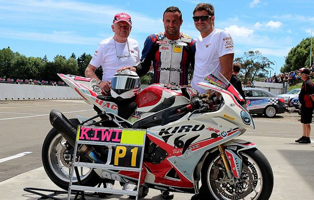 Superbike Renntaxi Sachsenring (4 Rdn.) - Adrenalin pur am Sachsenring in Oberlungwitz Fahrspaß & Motorsport online kaufen Superbike Renntaxi Sachsenring (4 Rdn.) - Adrenalin pur am Sachsenring in Oberlungwitz Fahrspaß & Motorsport online kaufen