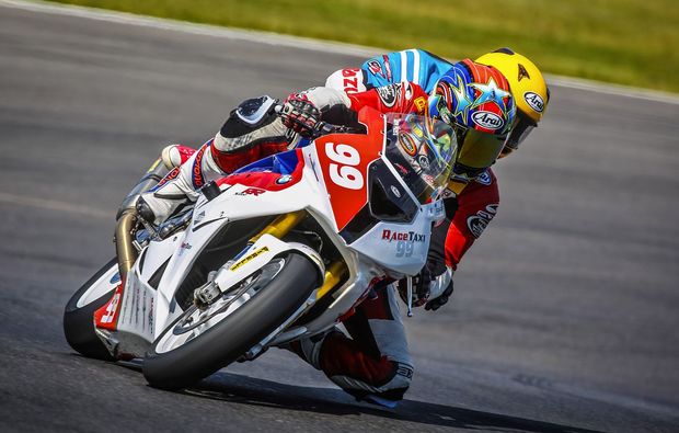Superbike Renntaxi Sachsenring (4 Rdn.) in Oberlungwitz Fahrspaß & Motorsport online kaufen